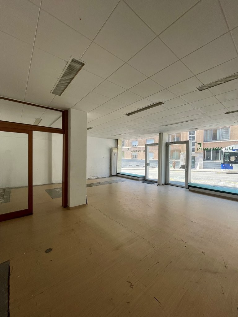 negozio di 162m²