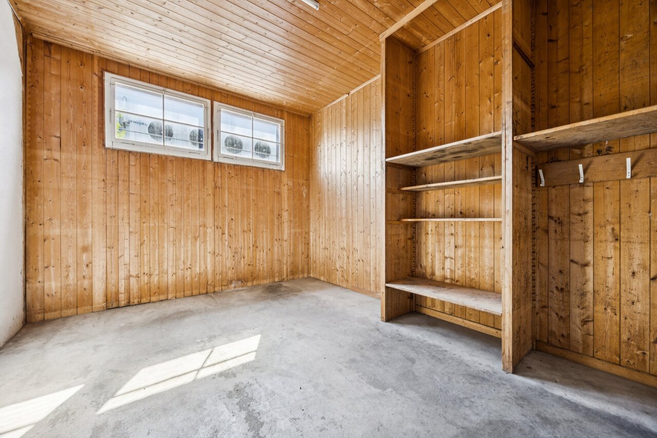569m² commercial
