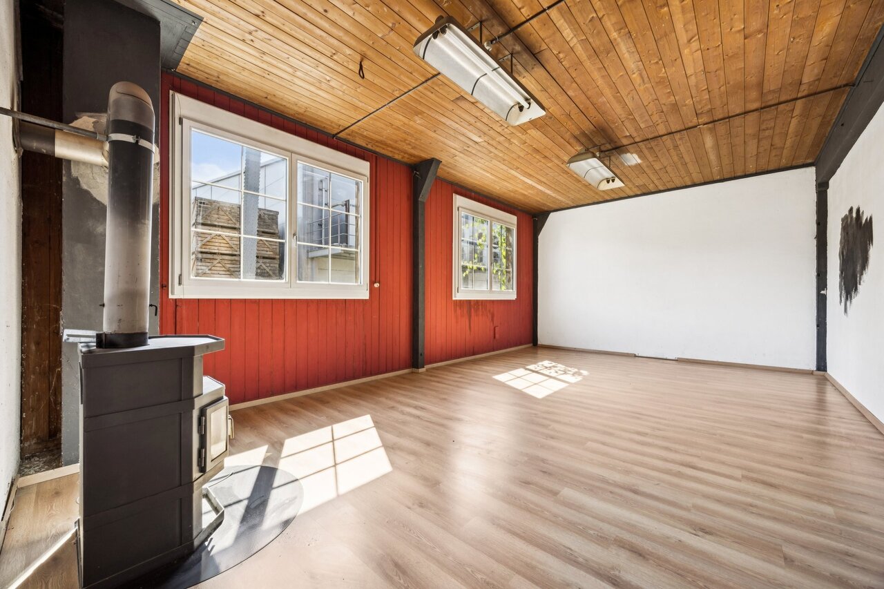 569m² commercial