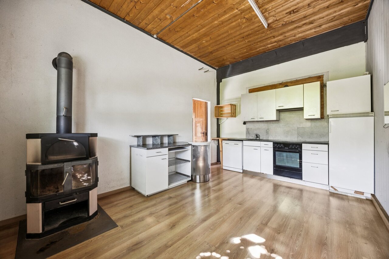 569m² commercial