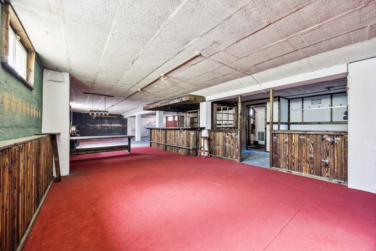 569m² commercial