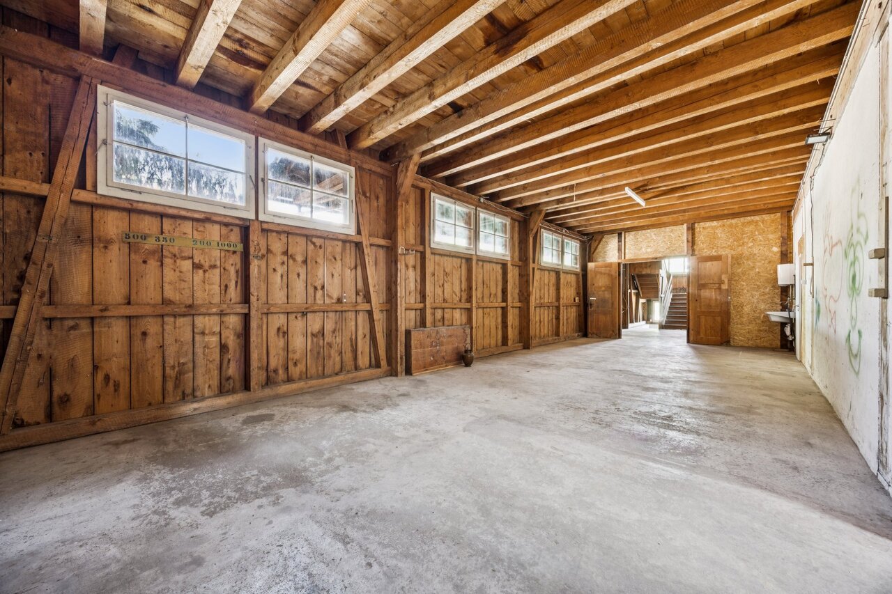 569m² commercial