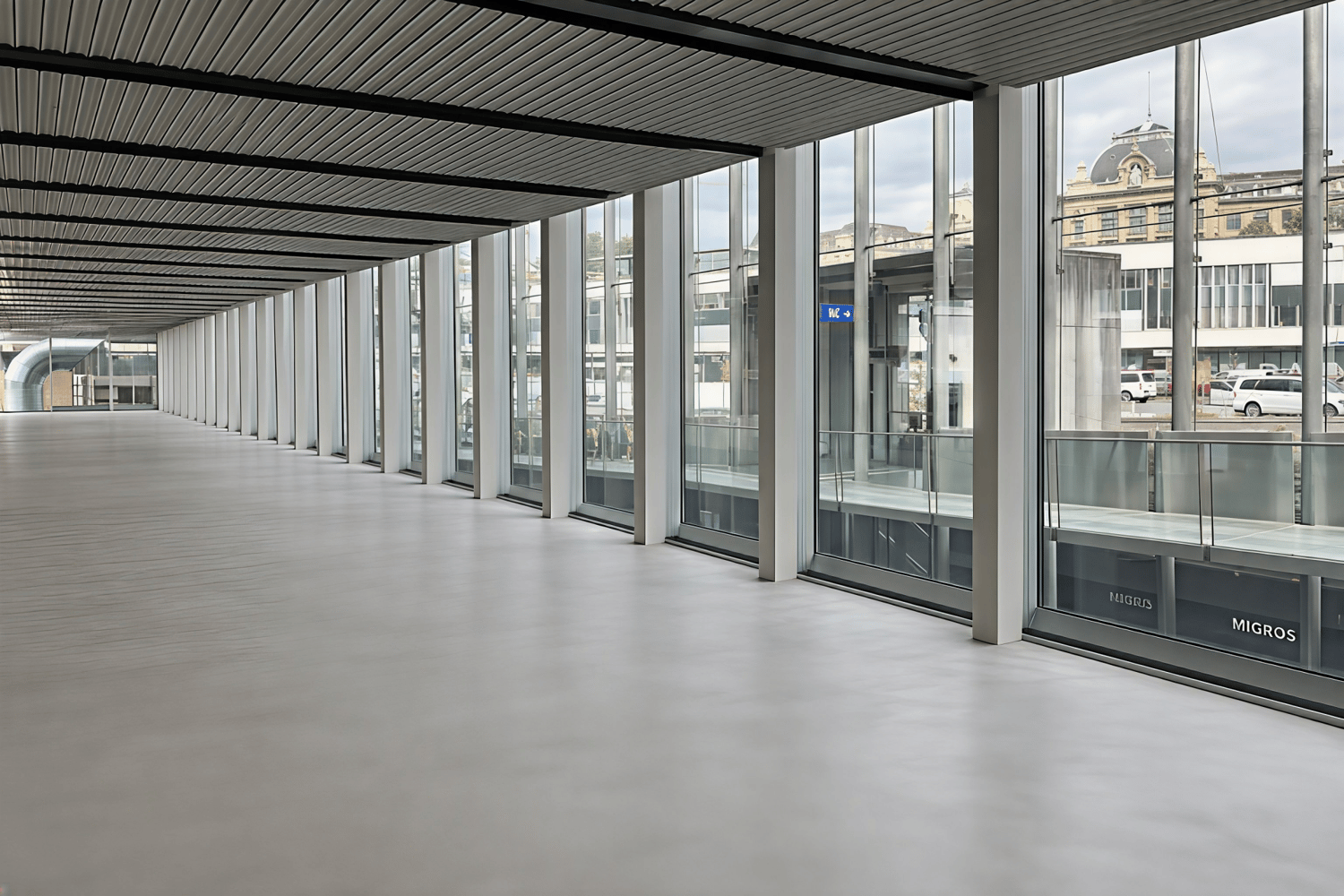 700m² studio