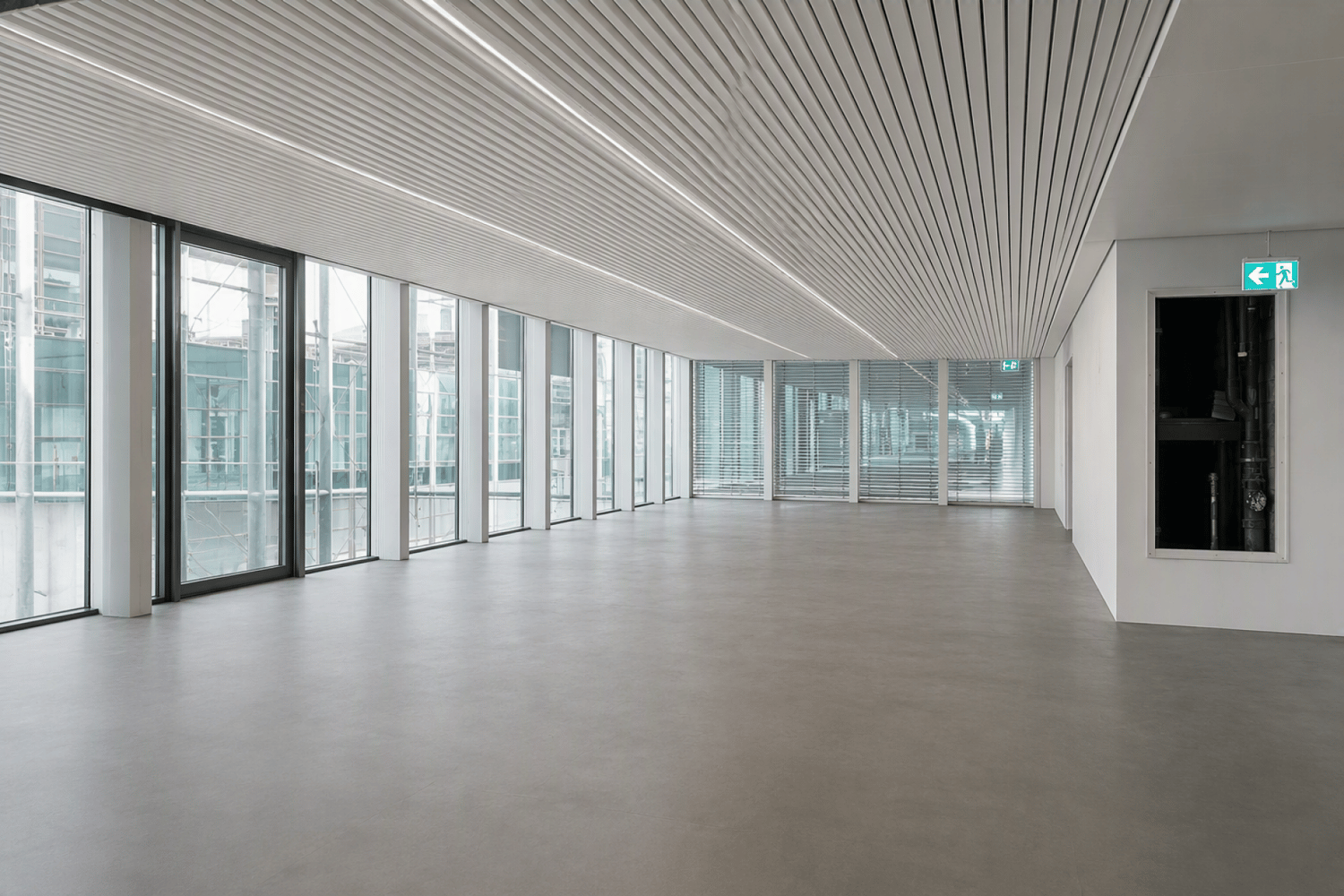 700m² studio