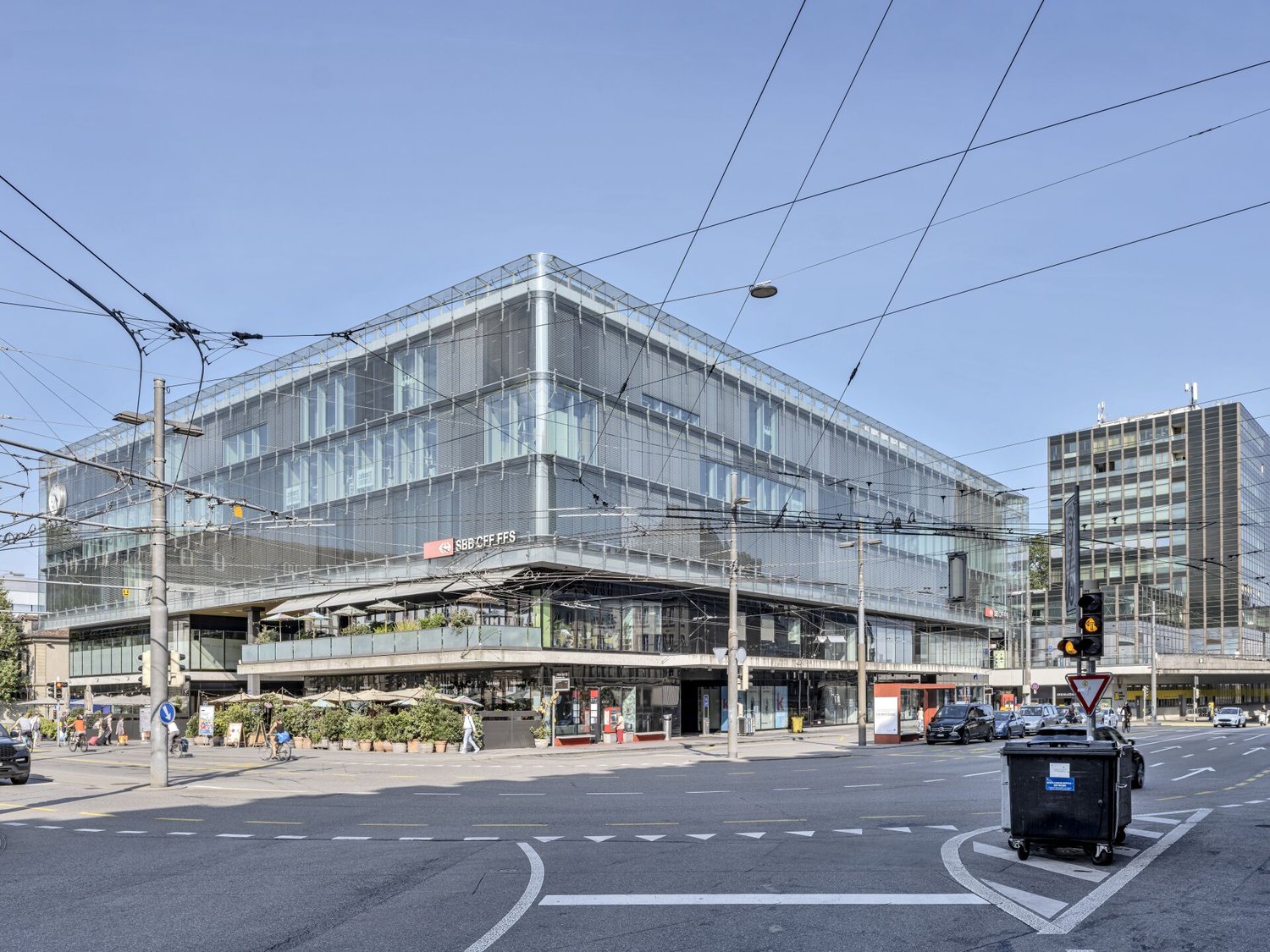 700m² studio