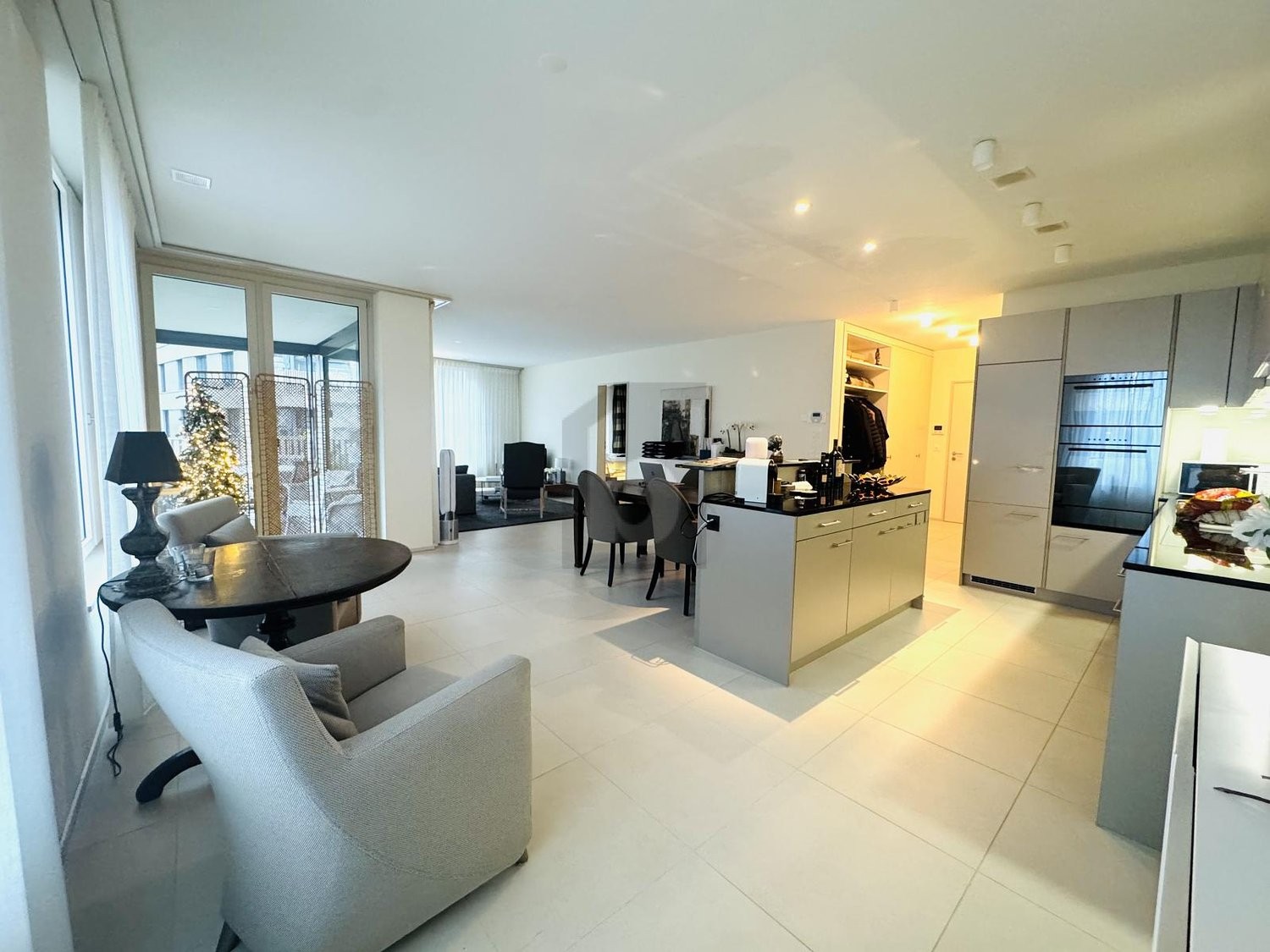 2 ½ rooms furnished flat