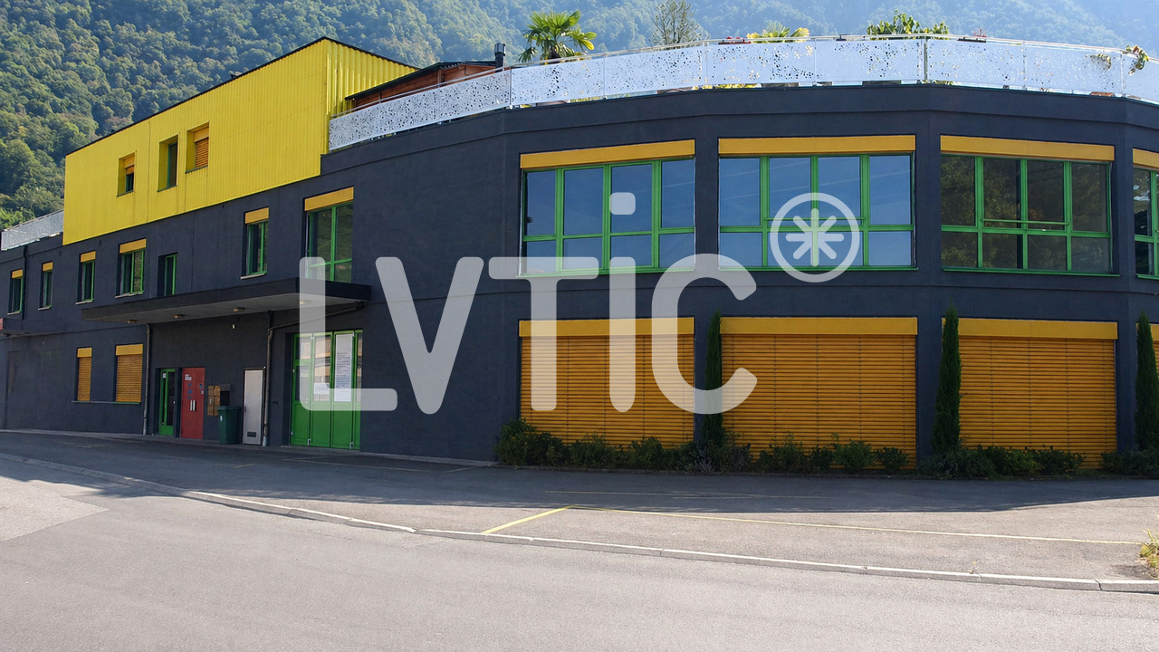 336m² workshop