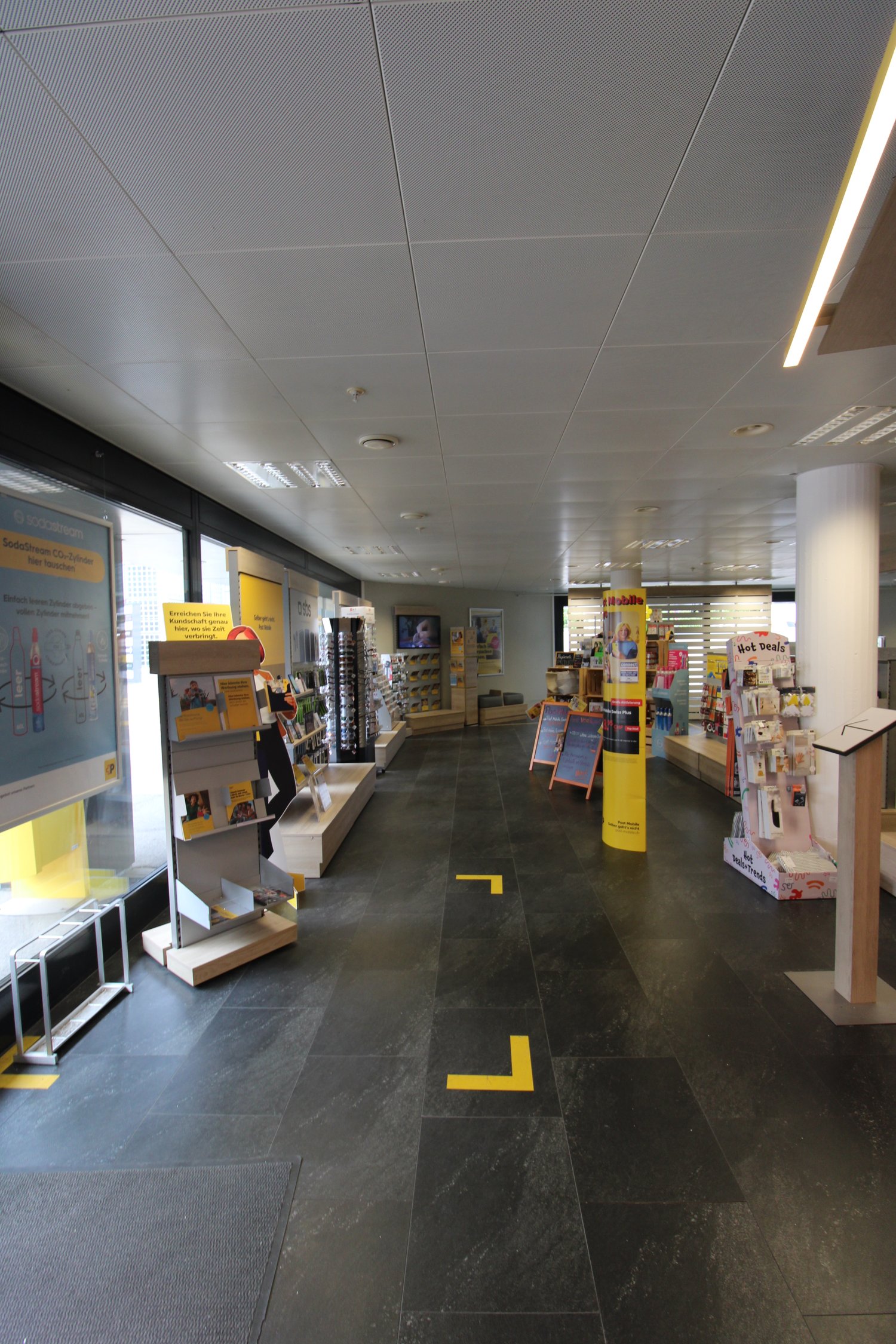negozio di 253m²
