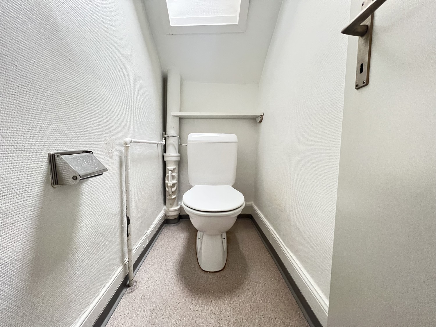 5 rooms apartment