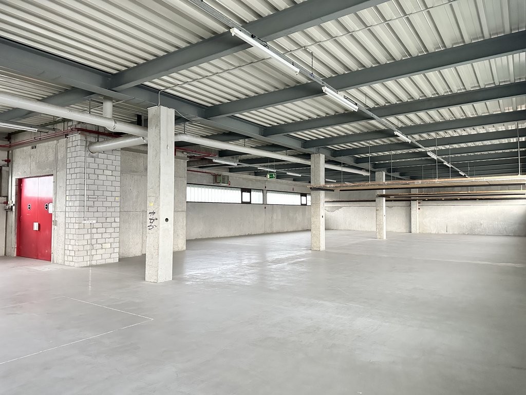 753m² magazzino