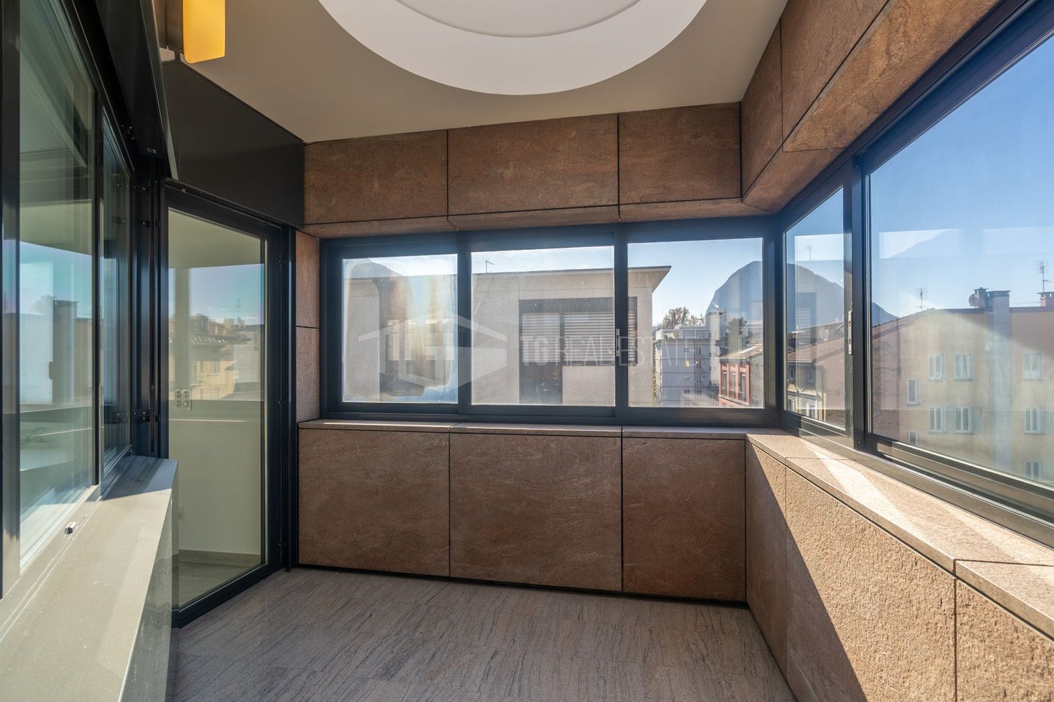 Appartamento mansardato di 4 ½ locali, foto 3 di 10