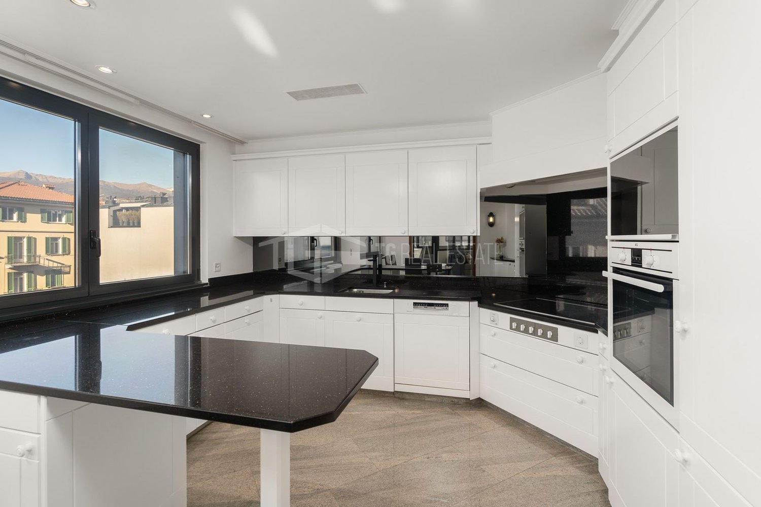Appartamento mansardato di 4 ½ locali, foto 5 di 10
