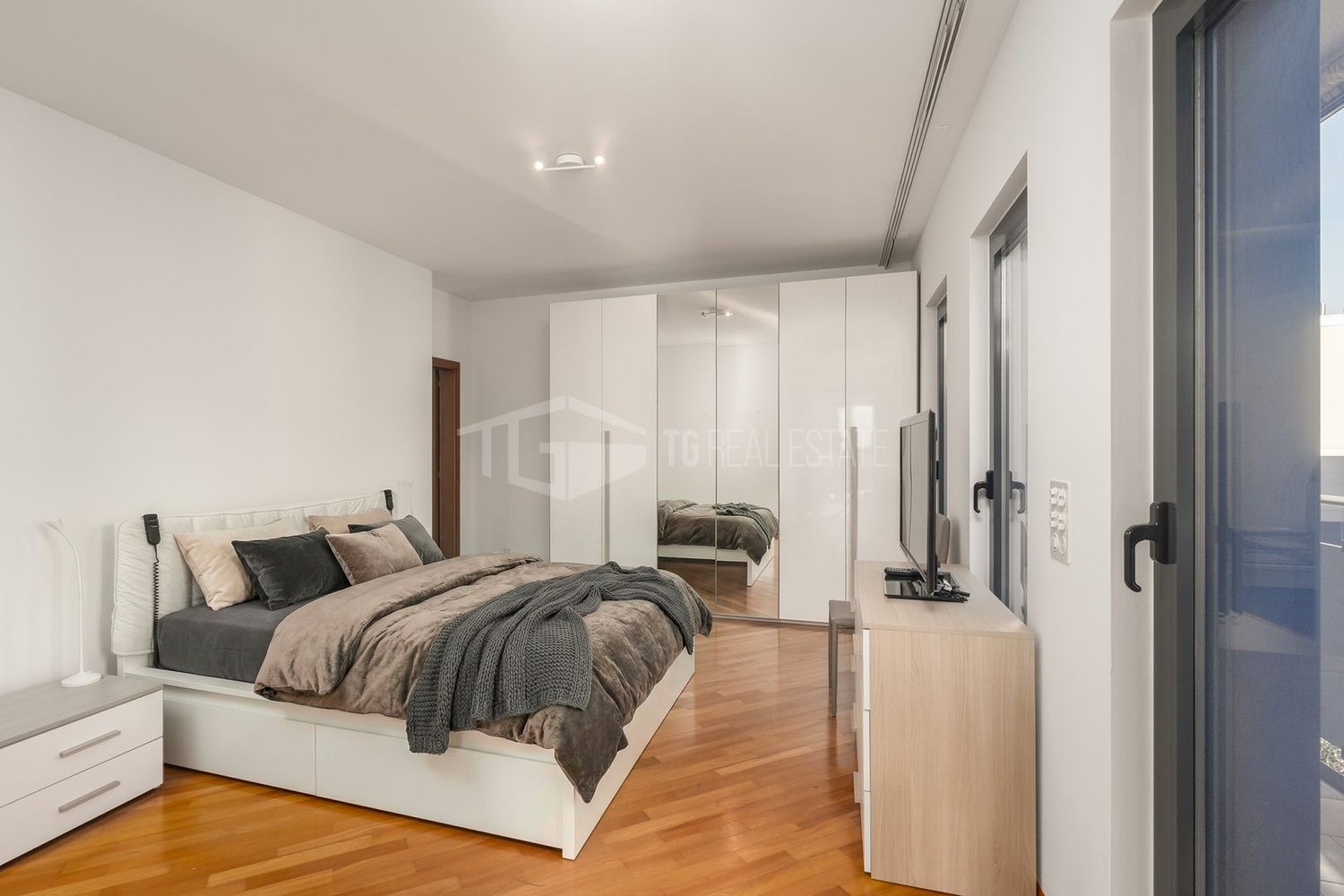 Appartamento mansardato di 4 ½ locali, foto 8 di 10