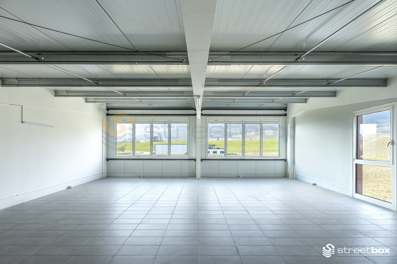 136m² commerciale