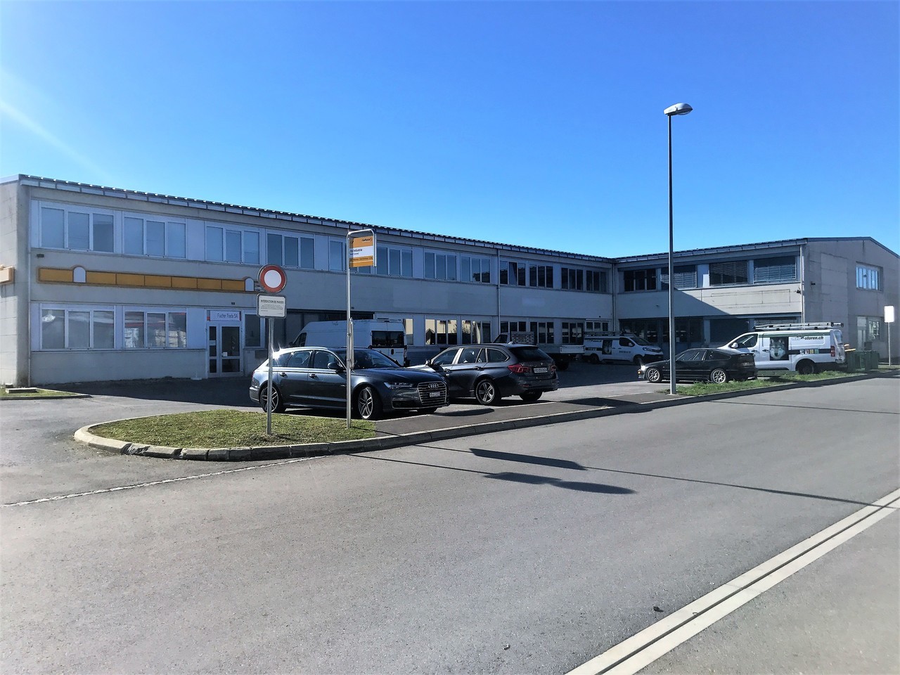 136m² office