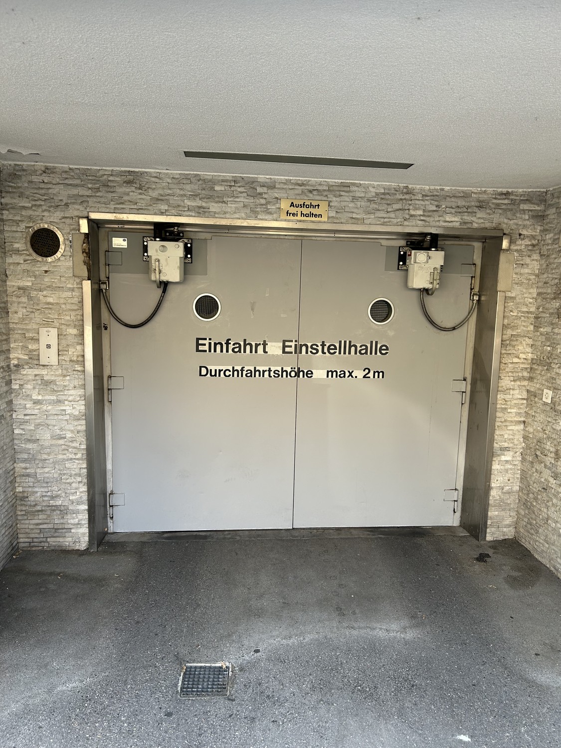 Posto auto sotterraneo di 13m²