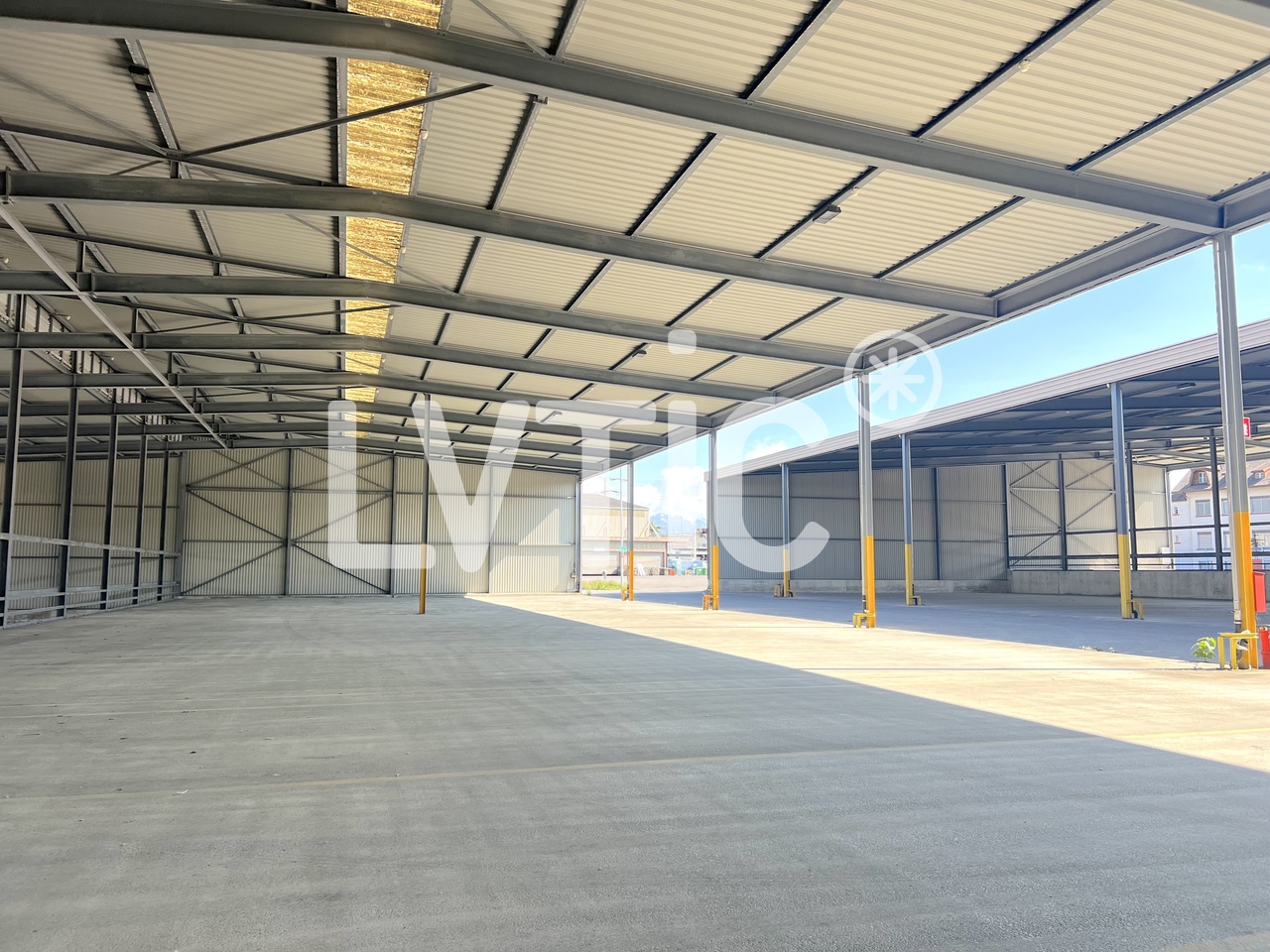 1000m² storage room