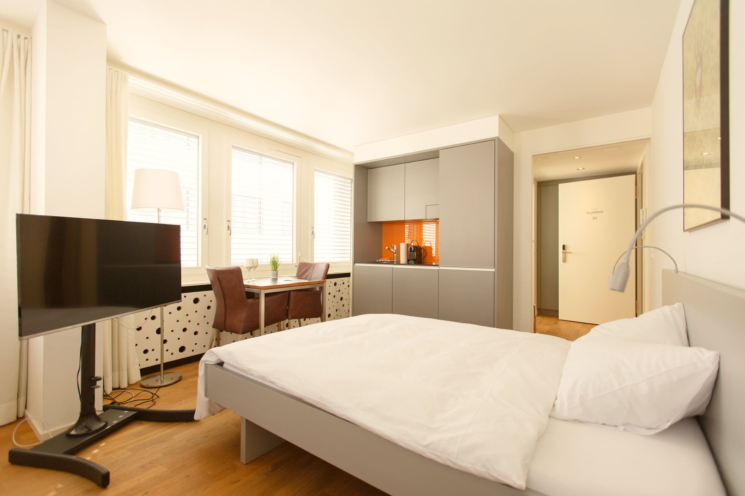 1 room furnished flat, foto 1 di 6