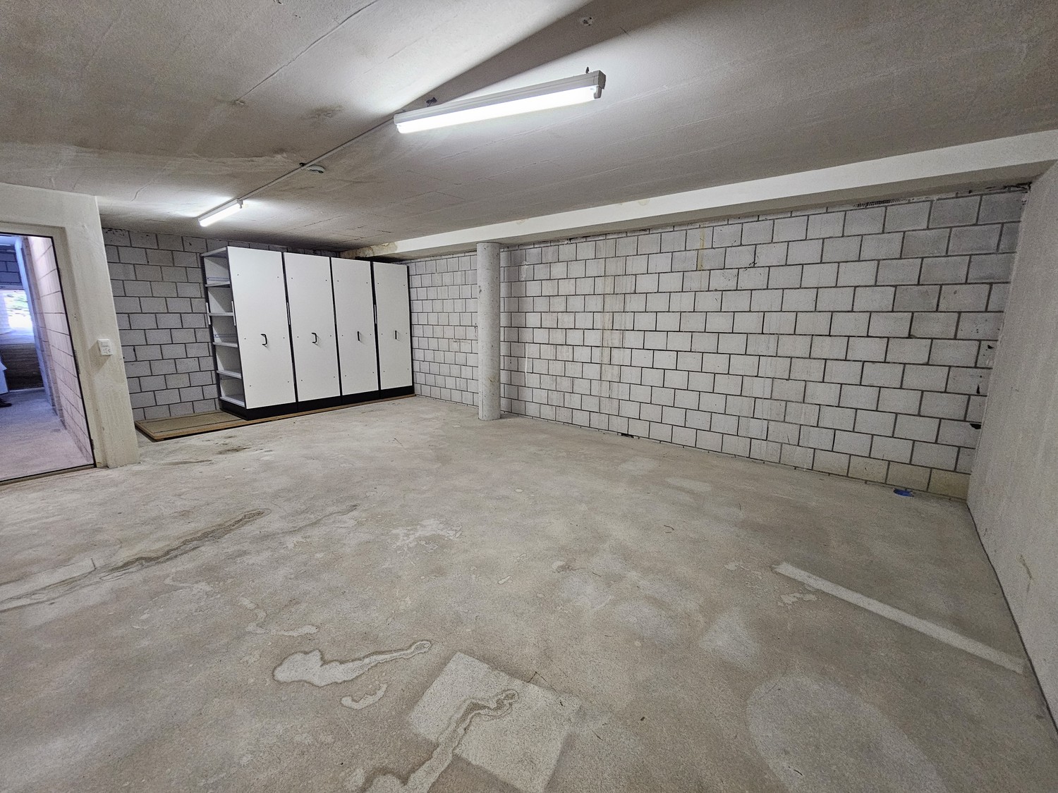 60m² office
