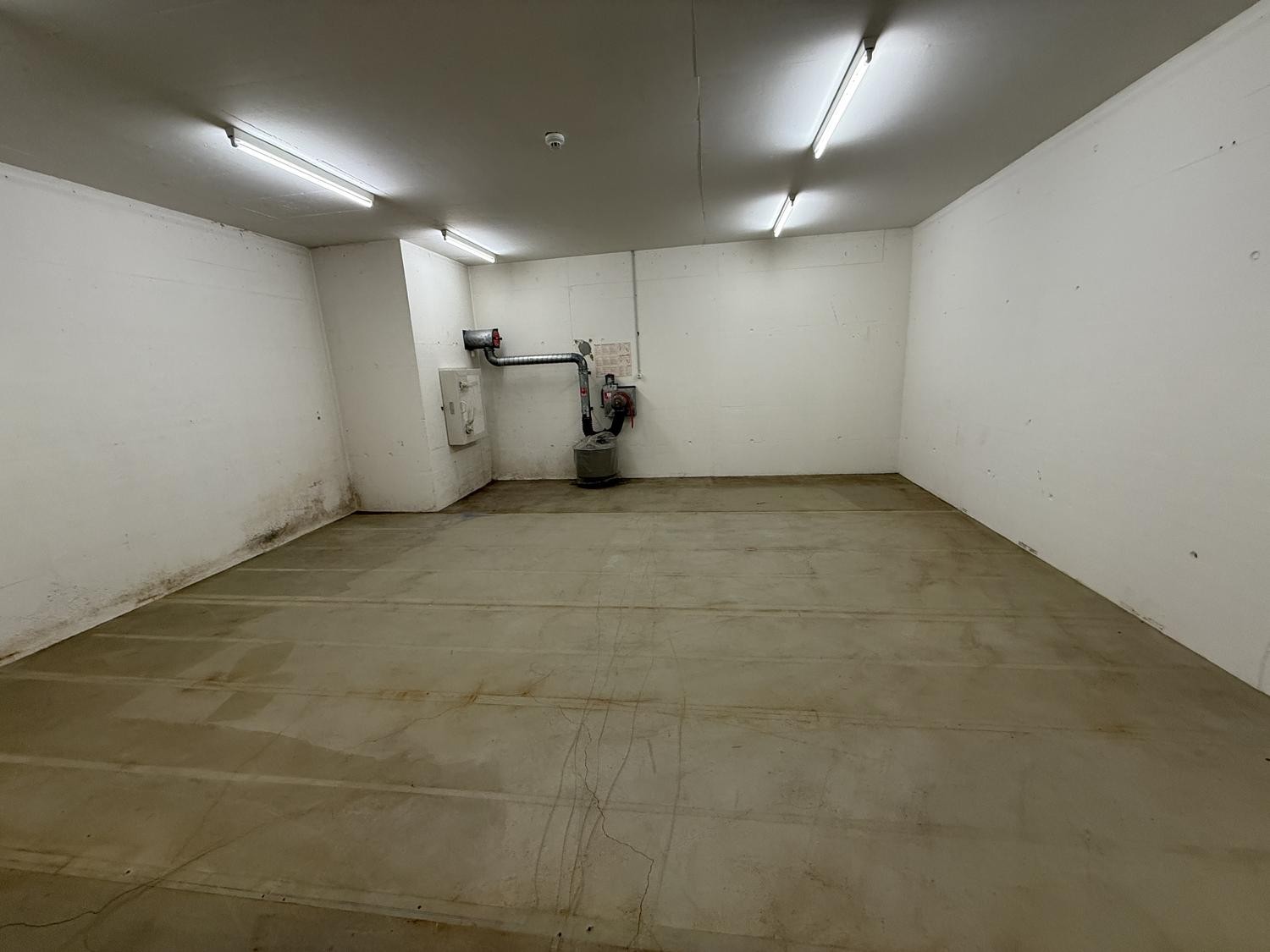 96m² di locale cantina