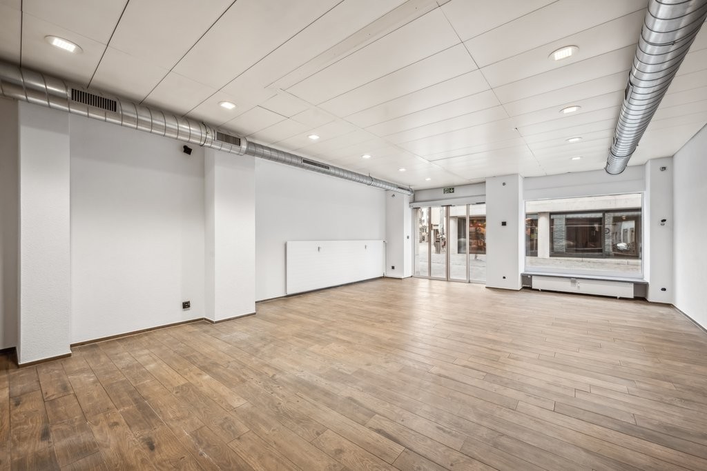 negozio di 65m²