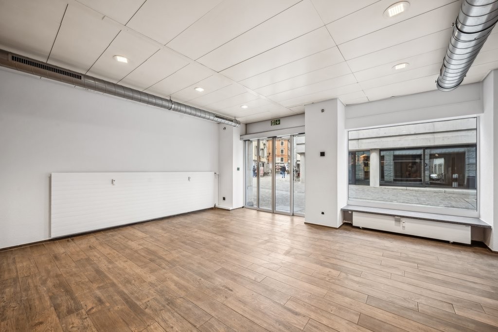 negozio di 65m²