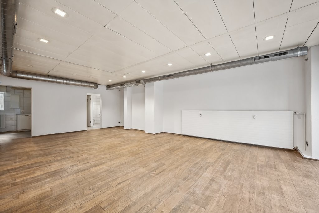 negozio di 65m²