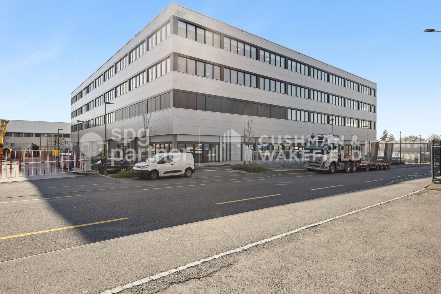 650m² commerciale