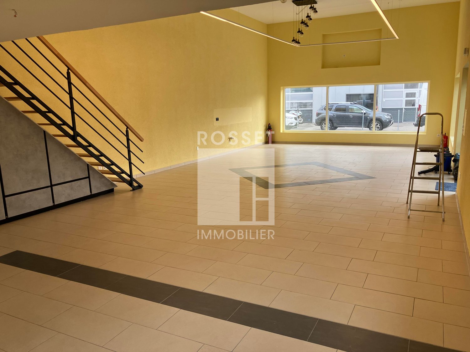 negozio di 100m²