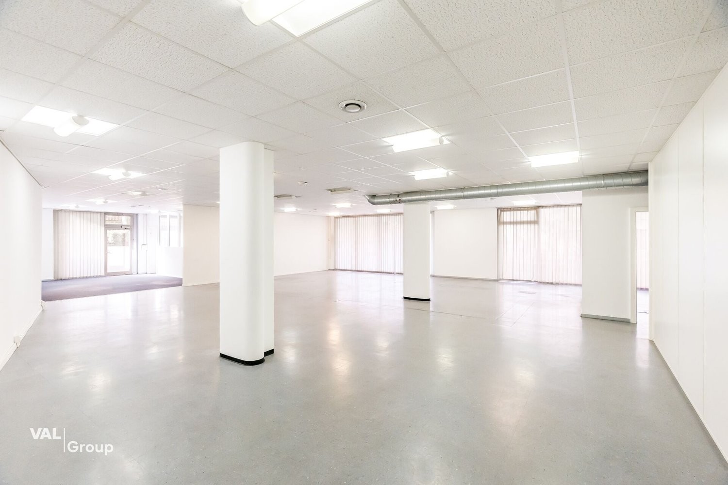 425m² living / commercial building