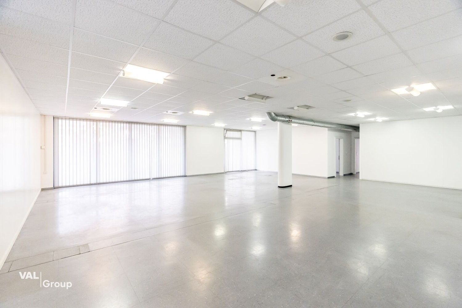 425m² living / commercial building