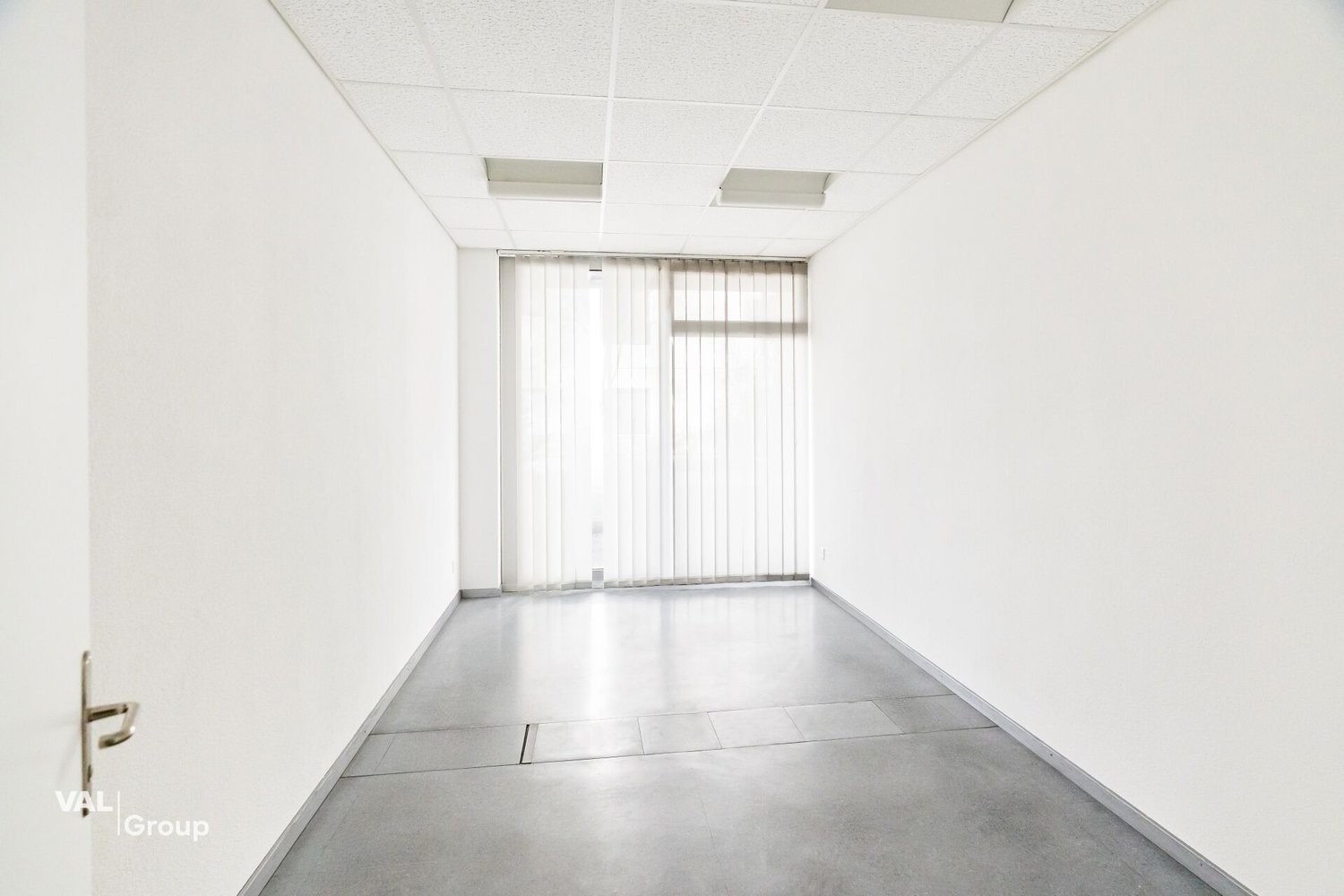 425m² living / commercial building