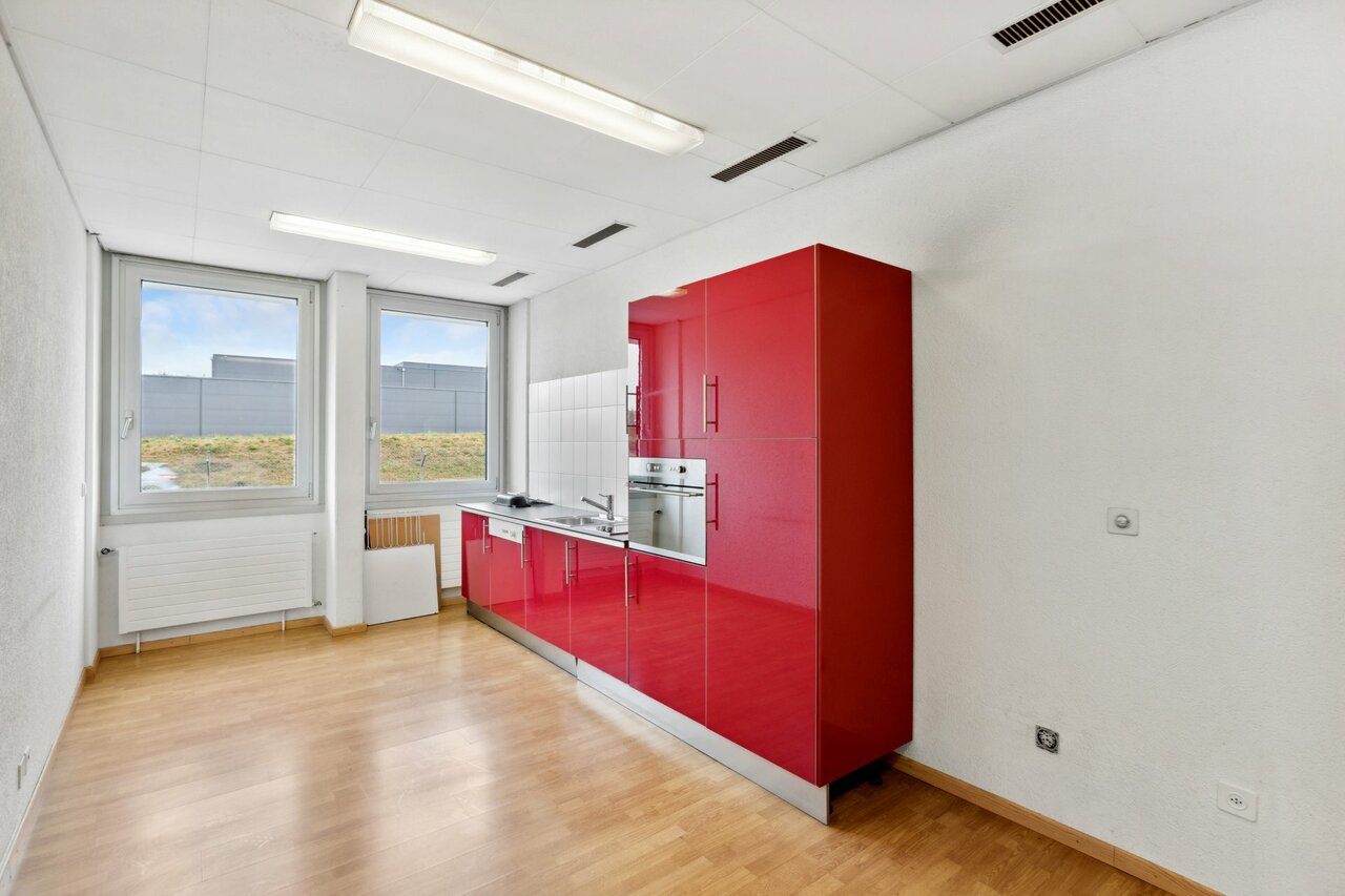 ufficio di 160m², foto 2 di 3