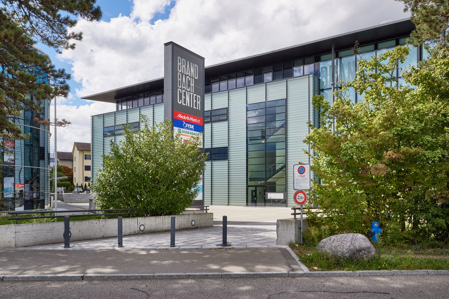 1021m² commercial
