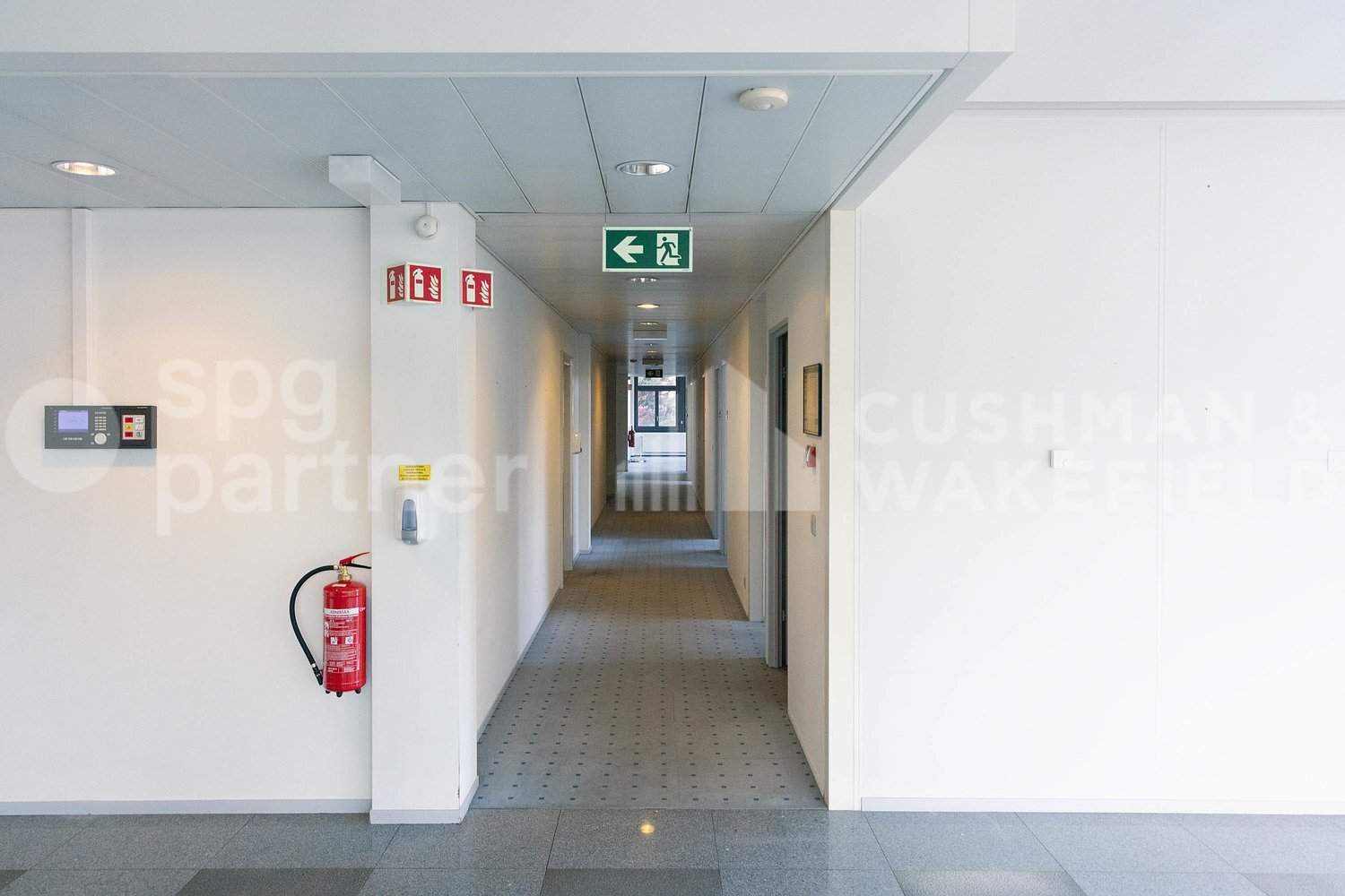 2800m² office