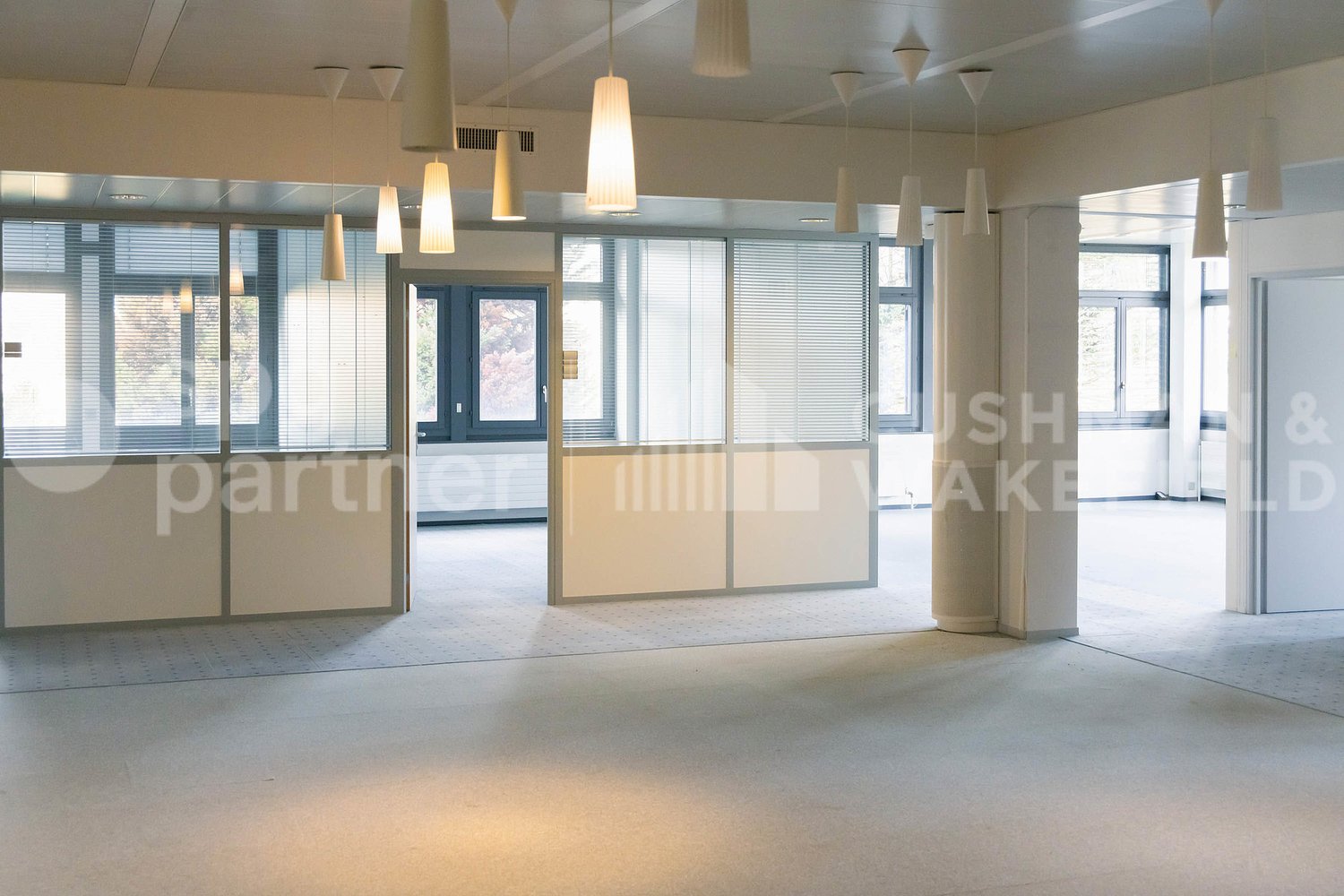 2800m² office