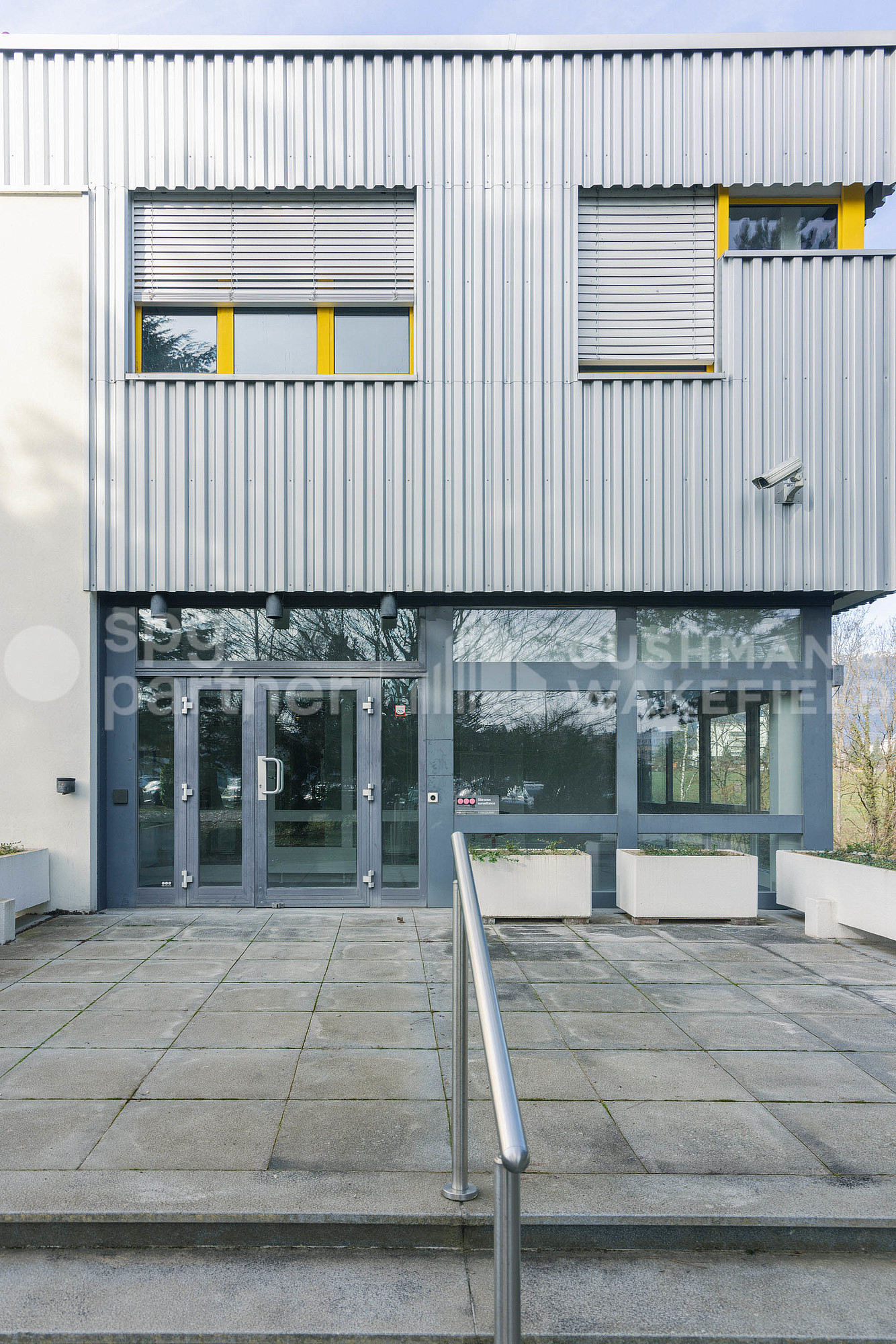 2800m² office