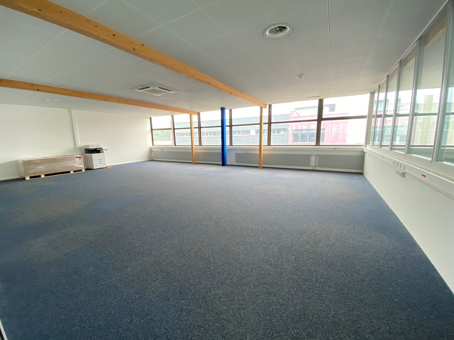 1210m² commerciale