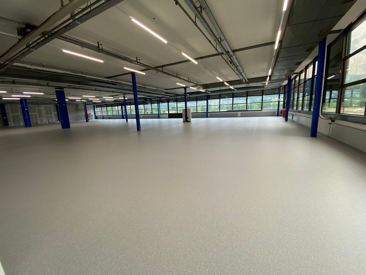 1210m² commerciale