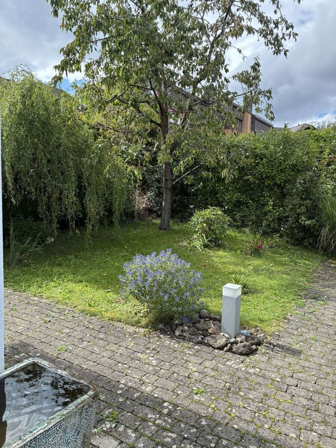 Incantevole casa, natura e vicinanza alla città!
DATI DELL'IMMOBILE
- La vostra oasi a Hinteregg: la quiete rurale incontra una buona accessibilità
- 110 m² di superficie abitabile con atmosfera luminosa e pianta intelligente.
- Giardino curato, bagno moderno e pratico carport.
Ideale per:
Il para, foto 4 di 10