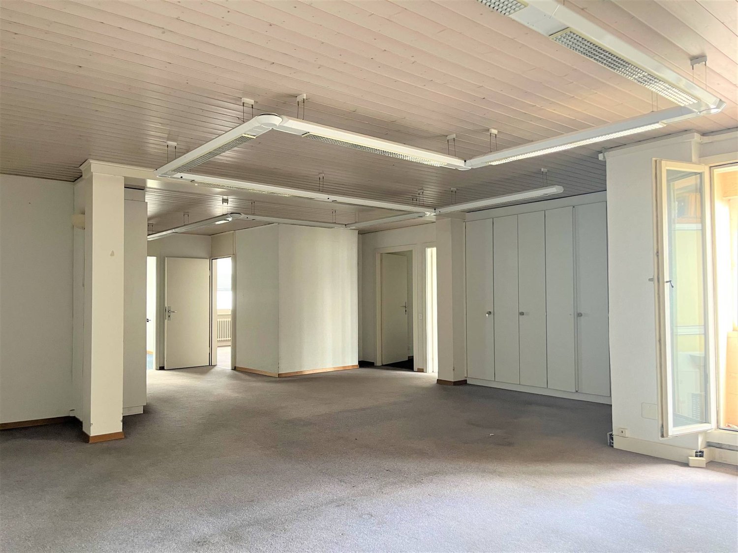 305m² ufficio, foto 1 di 7