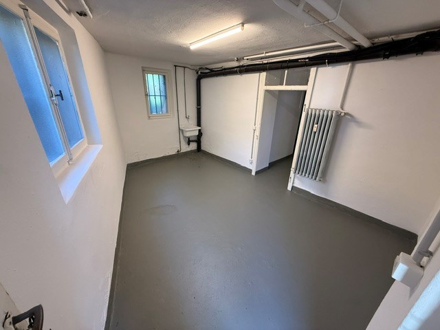 40m² commercial, foto 2 di 3