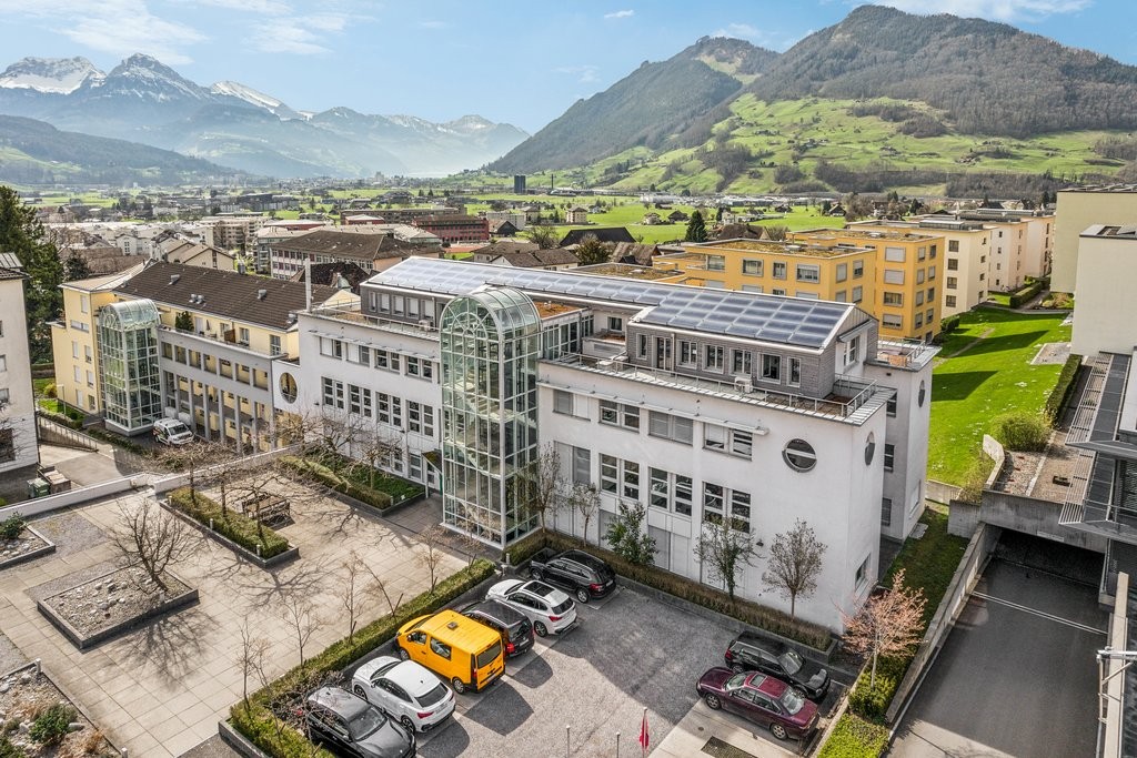 124m² office