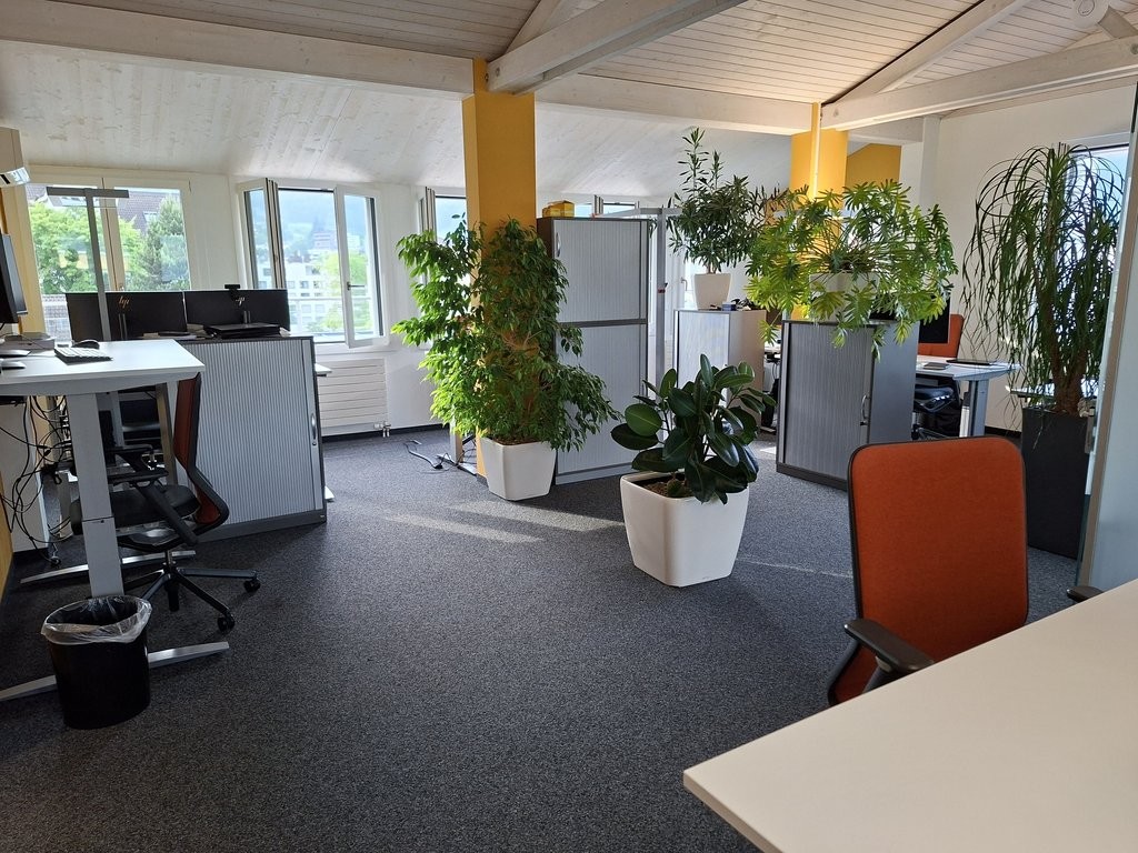 124m² office