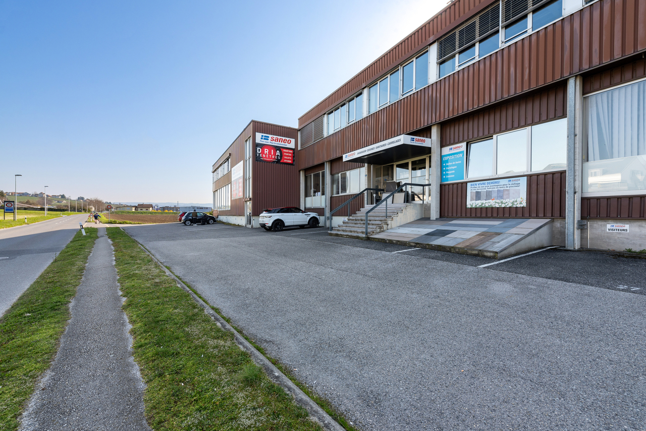 190m² office