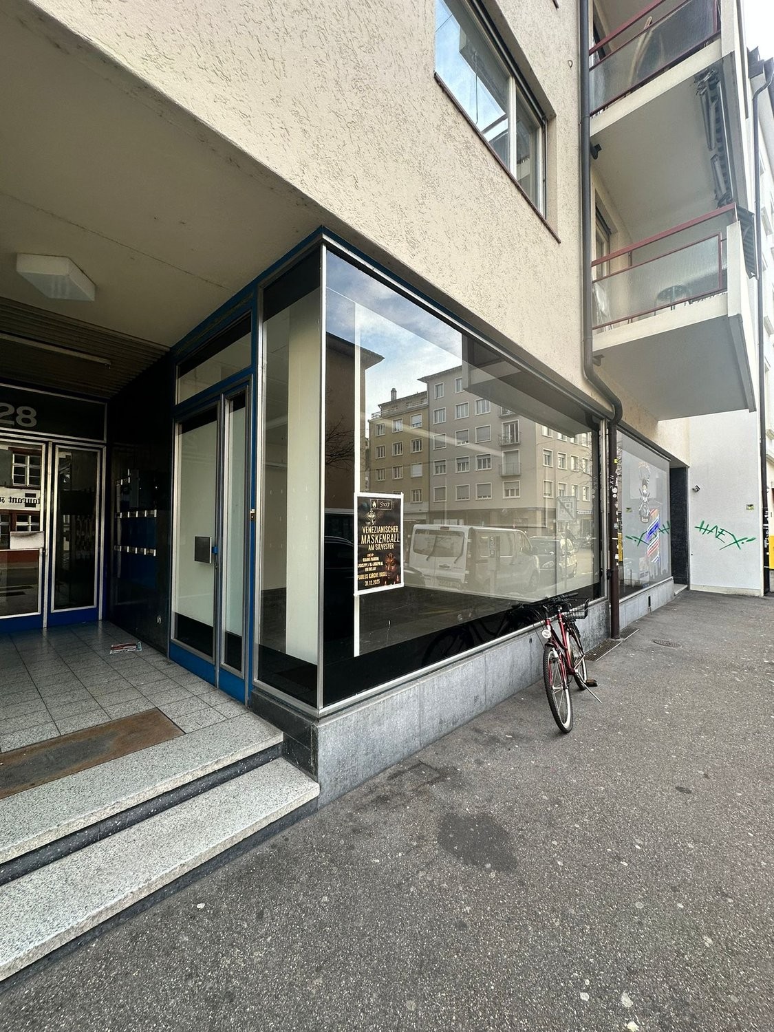 110m² negozio