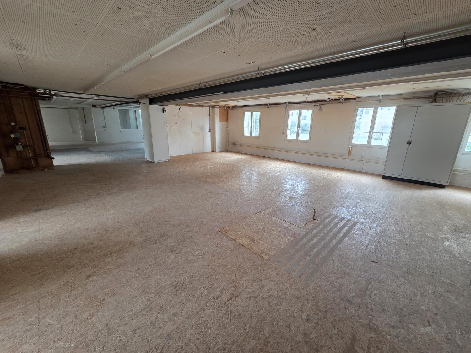 320m² commercial