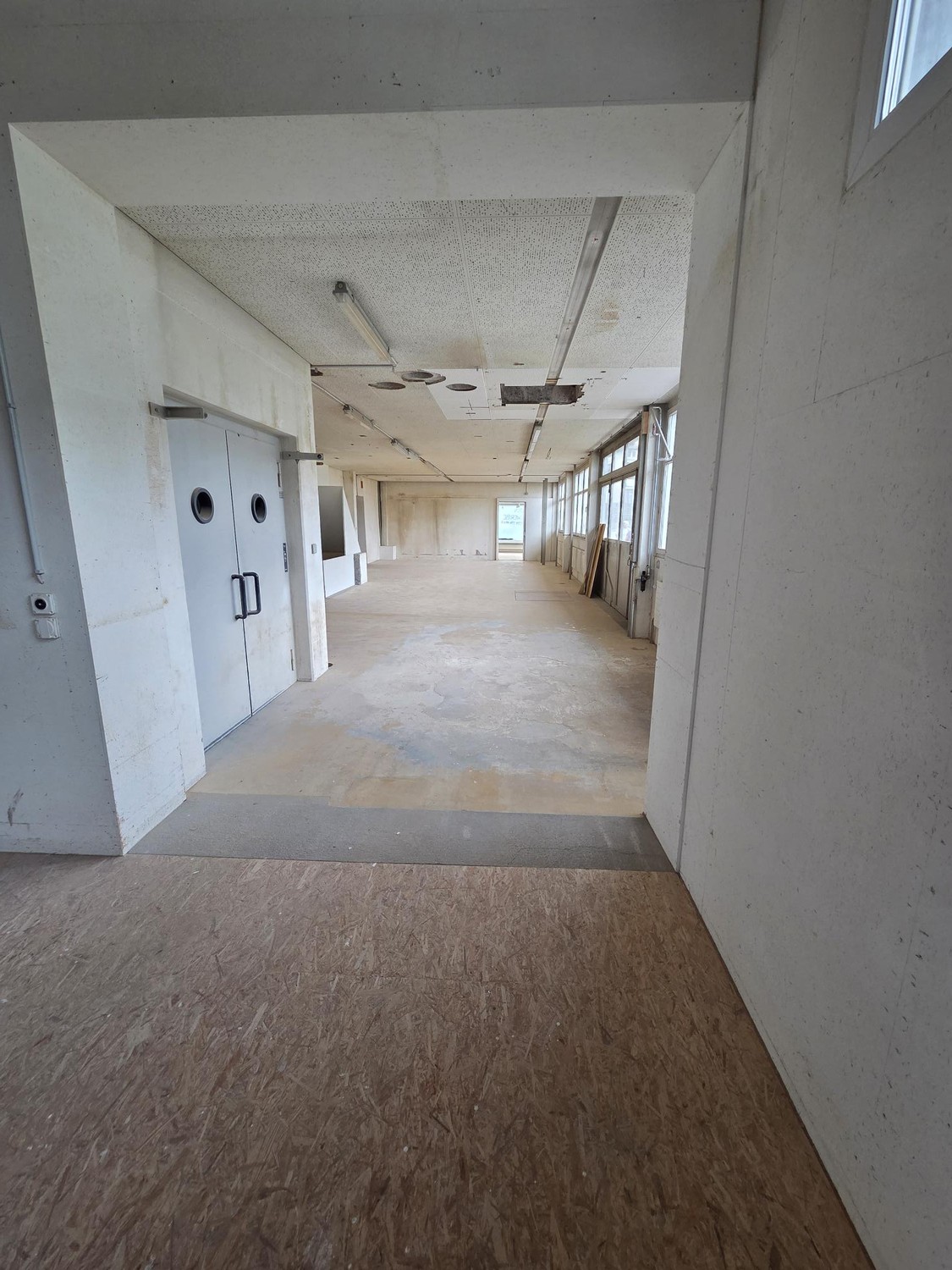320m² commercial