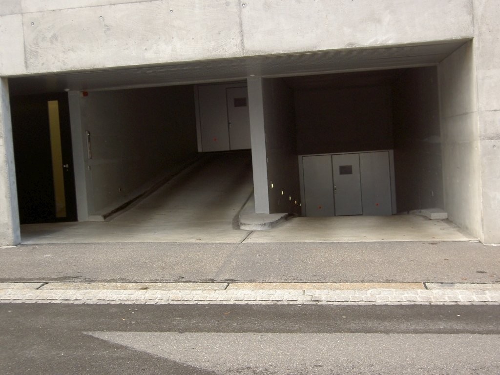 Posto auto interrato, foto 2 di 2