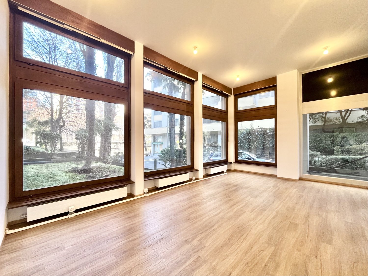 65m² living / commercial building, foto 2 di 10